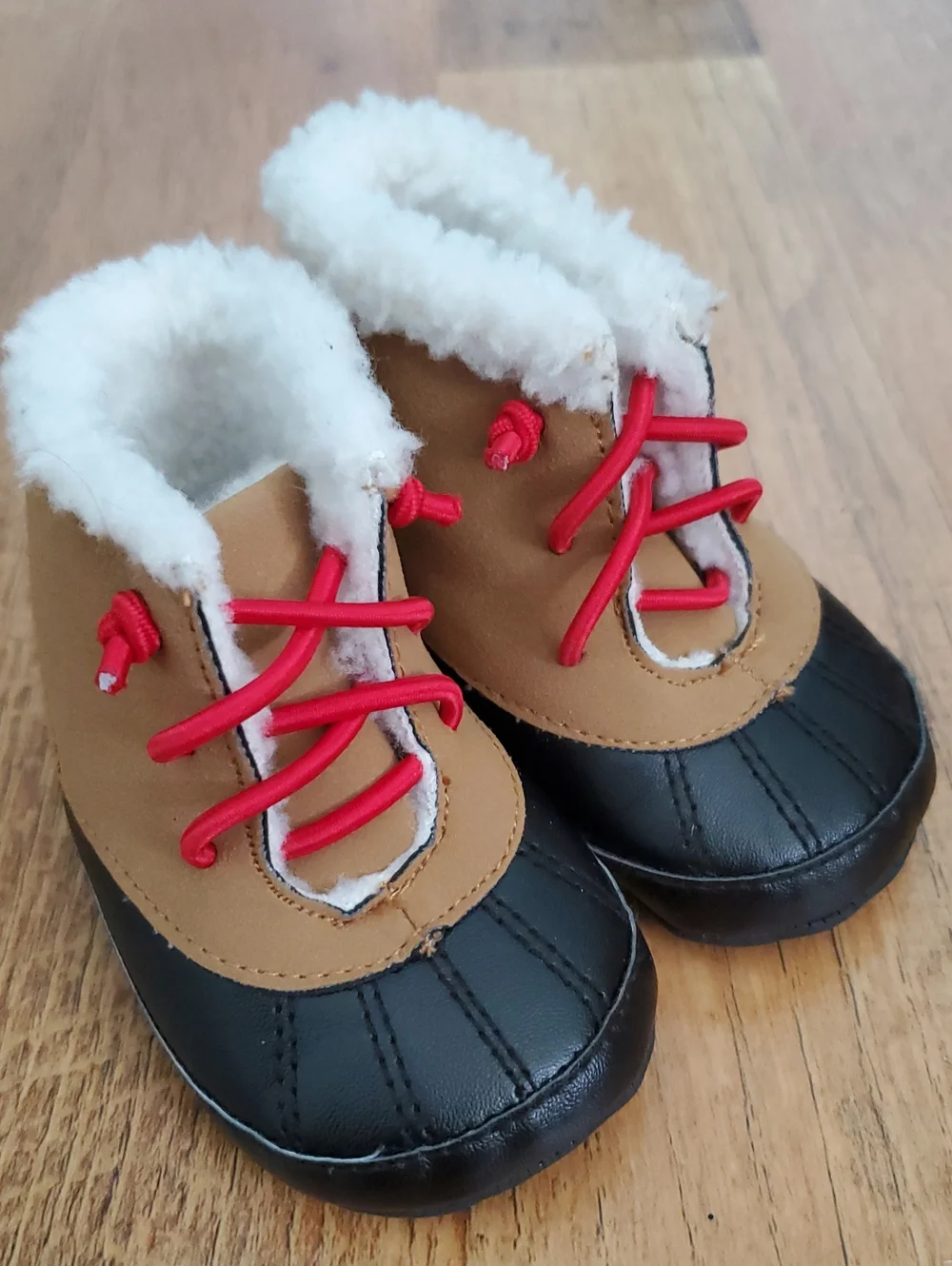 Carters Baby 0-3M Faux-Shearling Winter Boots in Tan, Black & Red Laces
